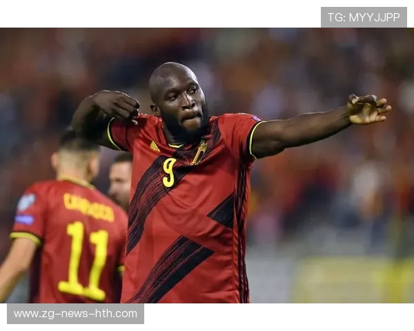 卢卡库禁区背身连做两脚，让比利时前场进攻更顺畅