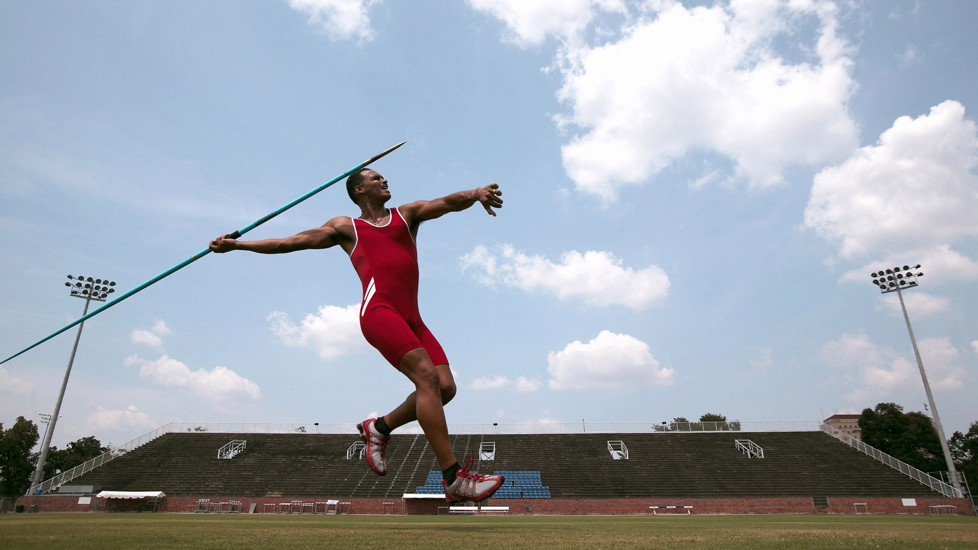 多项体育赛事在不同国家举行